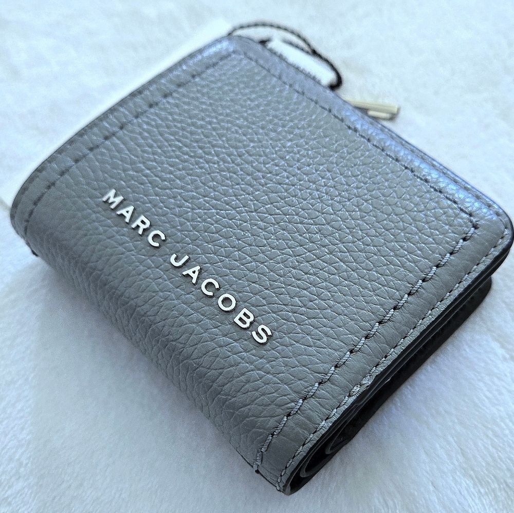 āØļøHPā2XāØļøMarc Jacobs Compact Wallet - NWT - Picture 3 of 16